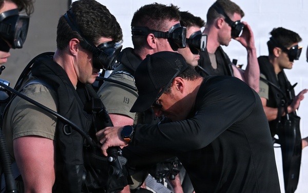 Open-Circuit Training at the Combat Dive Qualification Course