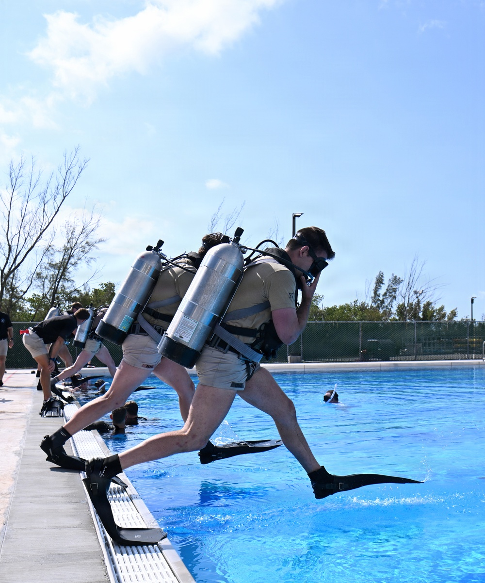 Open-Circuit Training at the Combat Dive Qualification Course
