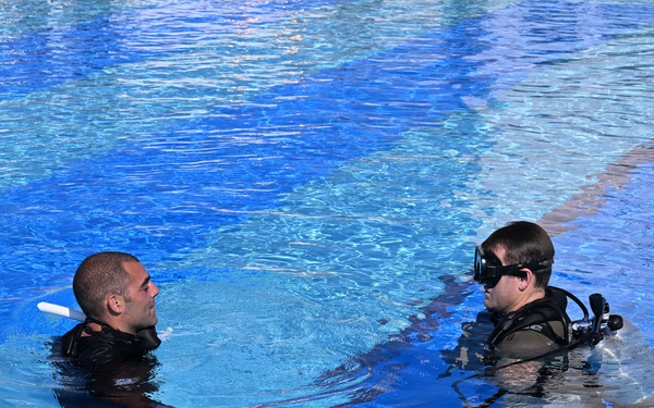 Open-Circuit Training at the Combat Dive Qualification Course