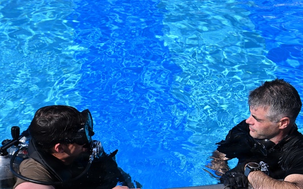 Open-Circuit Training at the Combat Dive Qualification Course