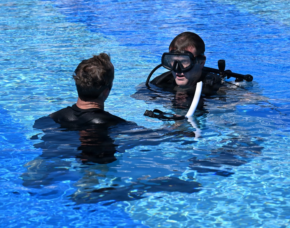Open-Circuit Training at the Combat Dive Qualification Course