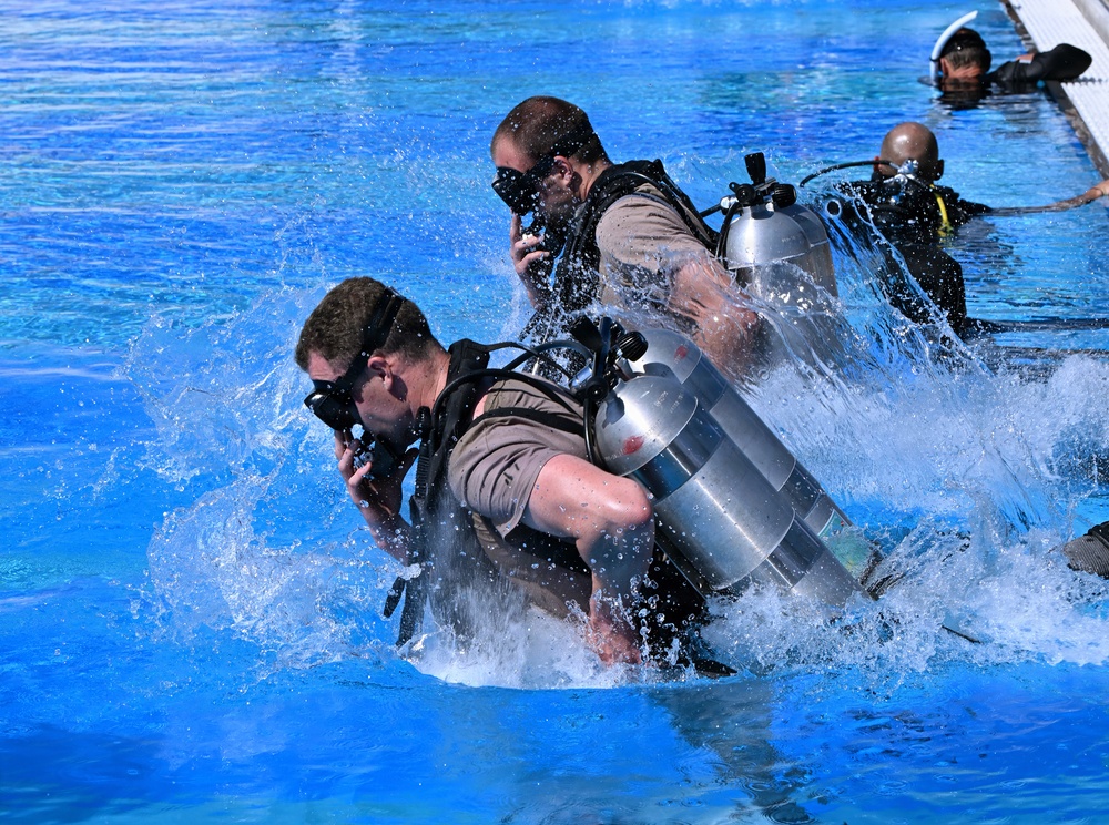 Open-Circuit Training at the Combat Dive Qualification Course