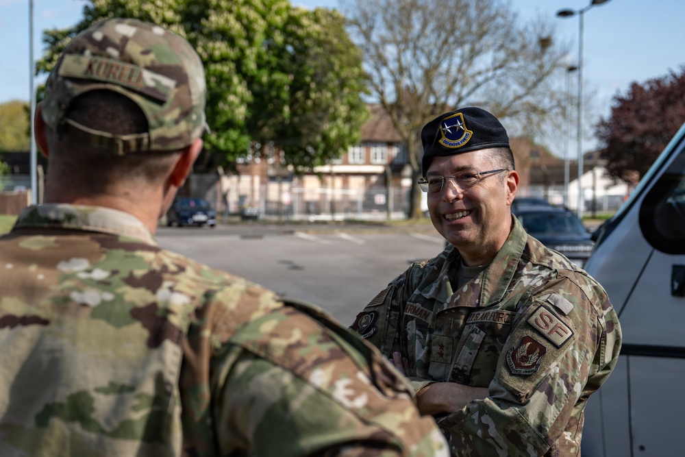 AFIMSC commander visits 100 ARW Airmen