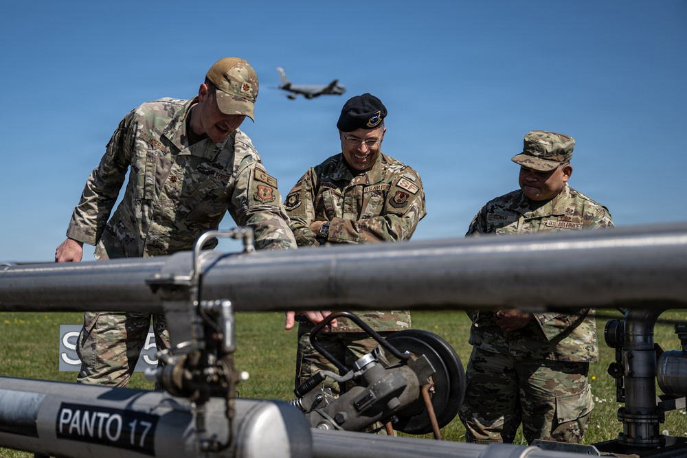 AFIMSC commander visits 100 ARW Airmen