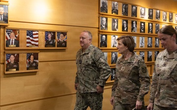 Vice Admiral Darin Via Visits WRAIR