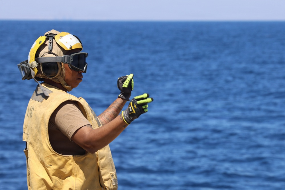 USS Thomas Hudner (DDG 116) Conducts Flight Operations