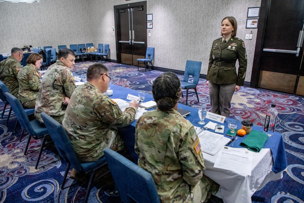 ARCYBER, INSCOM NCO Named Senior Career Counselor of the Year