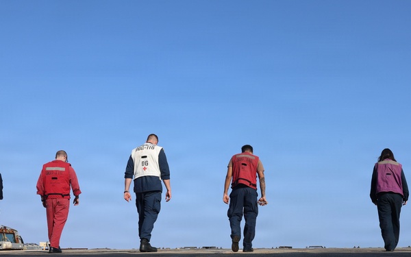 USS Thomas Hudner (DDG 116) Conducts Flight Operations