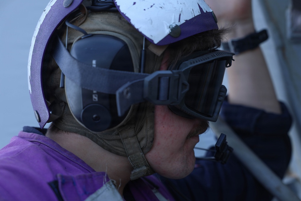 USS Thomas Hudner (DDG 116) Conducts Flight Operations