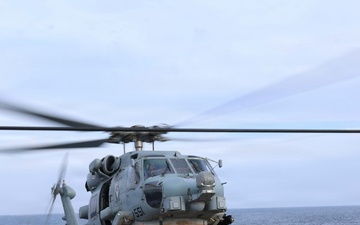 USS Thomas Hudner (DDG 116) Conducts Flight Operations