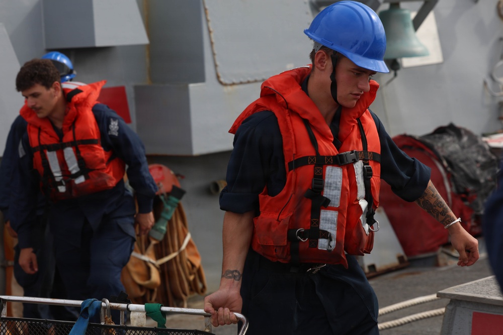 USS Thomas Hudner (DDG 116) Conducts Man Overboard Drill