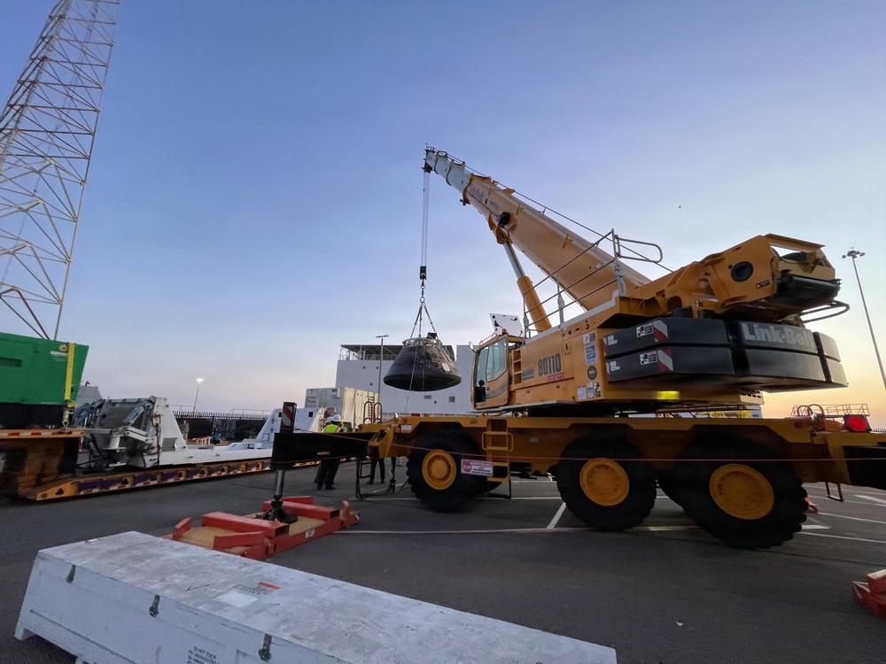 NAVFAC Southwest MPD completes critical lifts for Artemis II Spacecraft