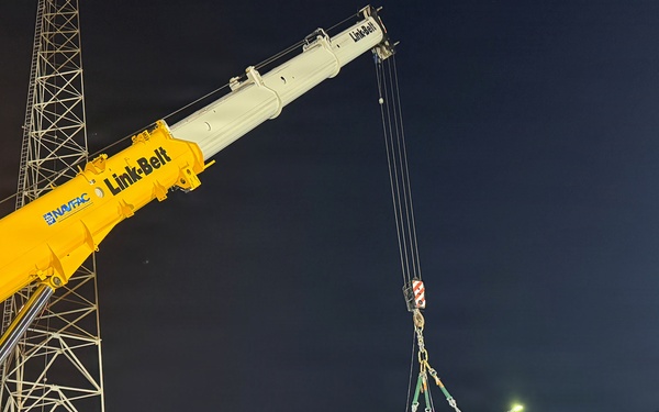 NAVFAC SouthwestNAVFAC Southwest MPD Crane &amp; Rigging Crew Supports NASA Artemis Spacecraft Handling
