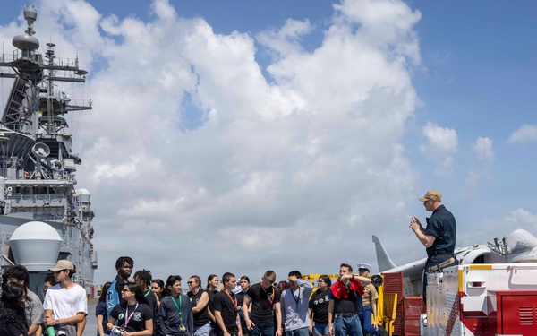 USS KEARSARGE HOSTS TOURS DURING FLEET WEEK HOUSTON