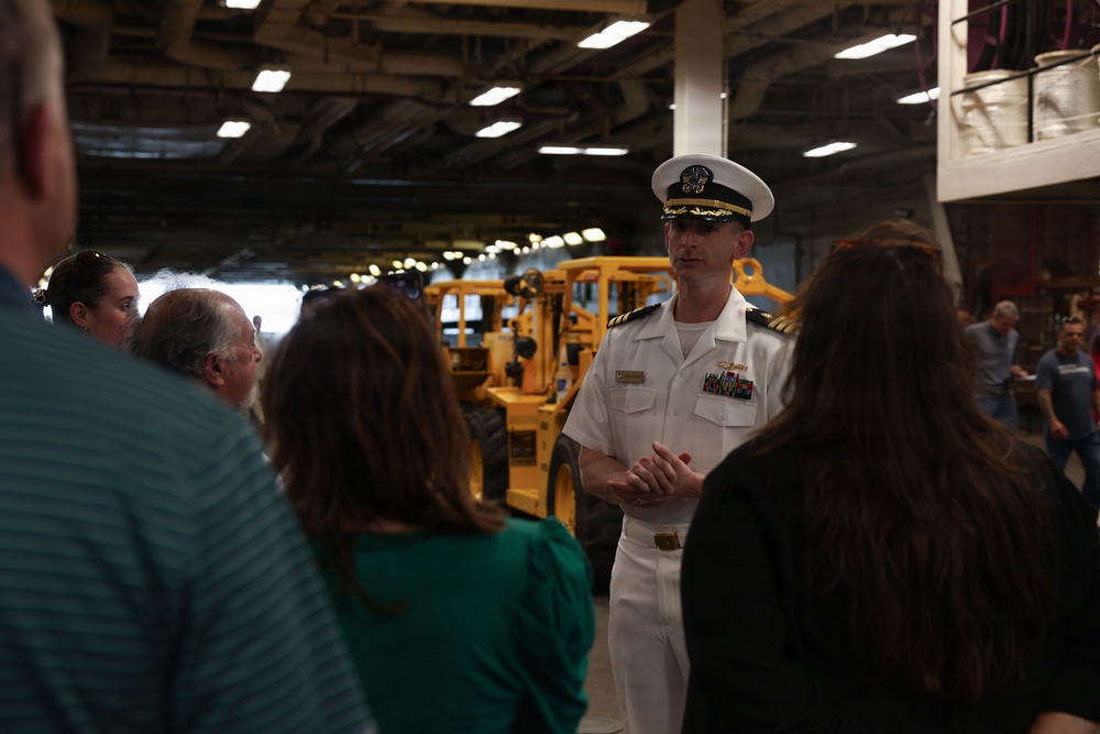 USS KEARSARGE FLIES HOSTS TOURS DURING FLEET WEEK HOUSTON