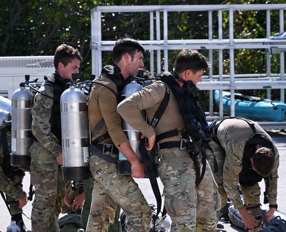 Combat Diver Qualification Course Students Training in Key West