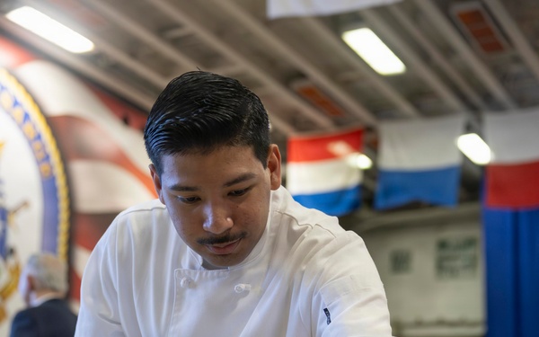 USS KEARSARGE HOSTS A RECEPTION FOR FLEET WEEK HOUSTON