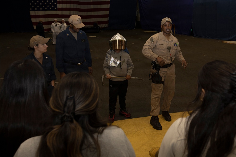 USS KEARSARGE HOSTS TOURS DURING FLEET WEEK HOUSTON