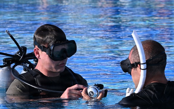 Combat Diver Qualification Course Students Training in Key West
