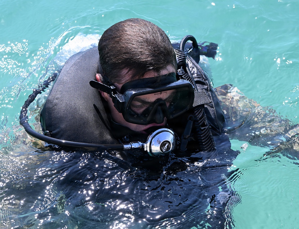 Combat Diver Qualification Course Students Training in Key West