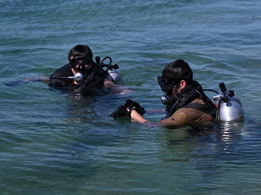 Combat Diver Qualification Course Students Training in Key West