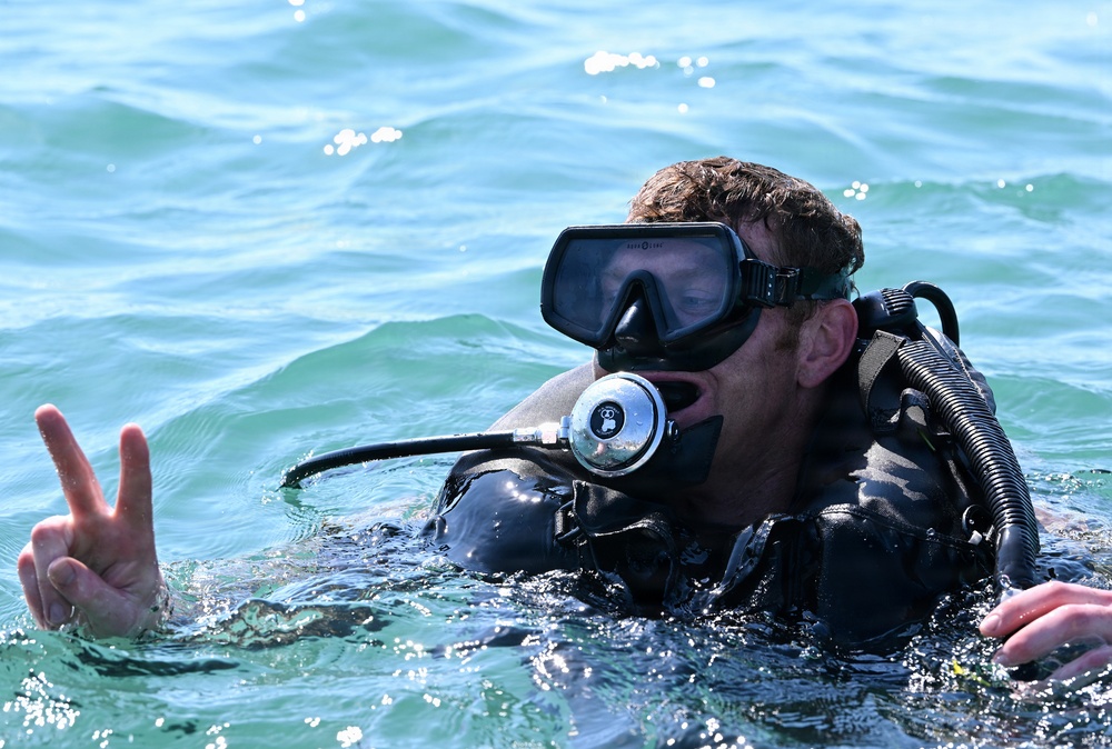 Combat Diver Qualification Course Students Training in Key West