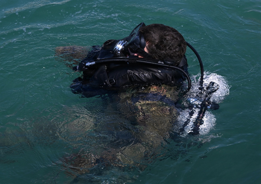 Combat Diver Qualification Course Students Training in Key West