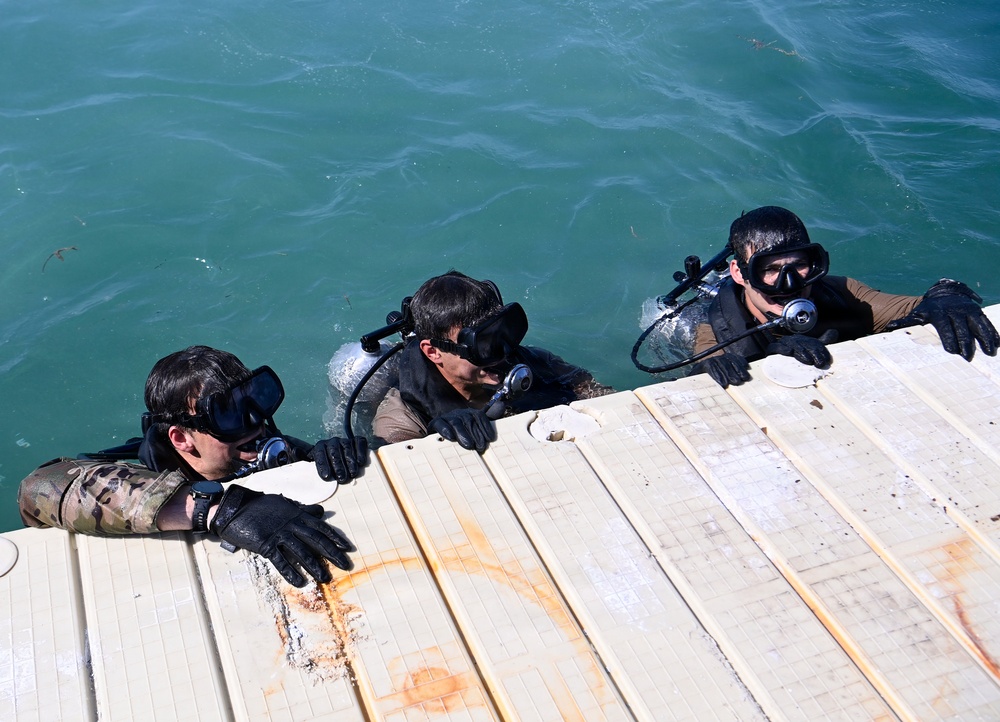 Combat Diver Qualification Course Students Training in Key West