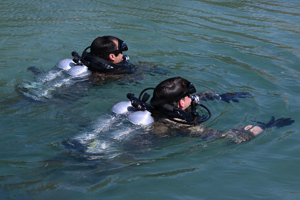 Combat Diver Qualification Course Students Training in Key West