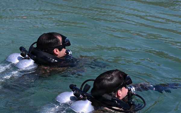 Combat Diver Qualification Course Students Training in Key West