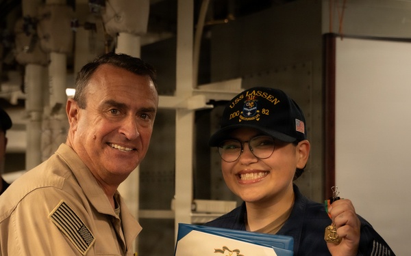 Rear Adm. Joe Cahill visits USS Lassen (DDG 82)