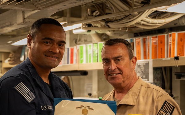 Rear Adm. Joe Cahill visits USS Lassen (DDG 82)