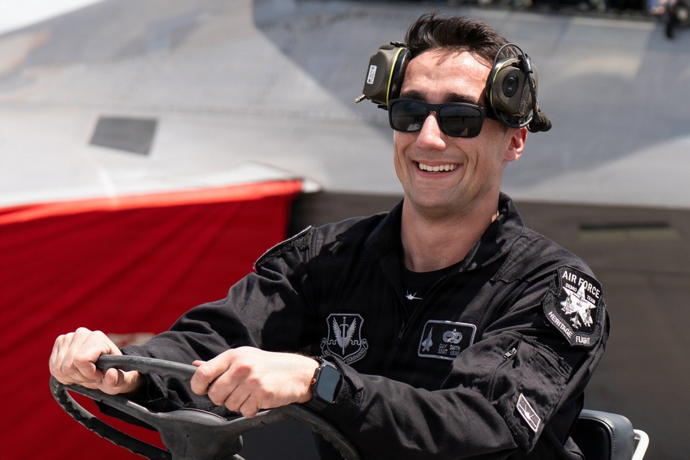 F-22 Aerial Demonstration Team joins 52nd Annual SUN 'n FUN Aerospace Expo