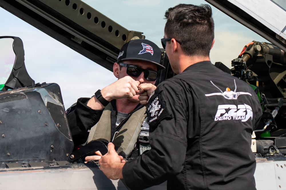 F-22 Aerial Demonstration Team joins 52nd Annual SUN 'n FUN Aerospace Expo