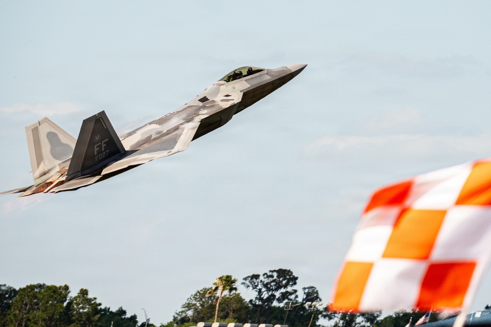 F-22 Aerial Demonstration Team joins 52nd Annual SUN 'n FUN Aerospace Expo
