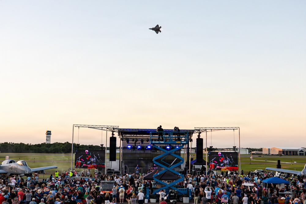 F-22 Aerial Demonstration Team joins 52nd Annual SUN 'n FUN Aerospace Expo