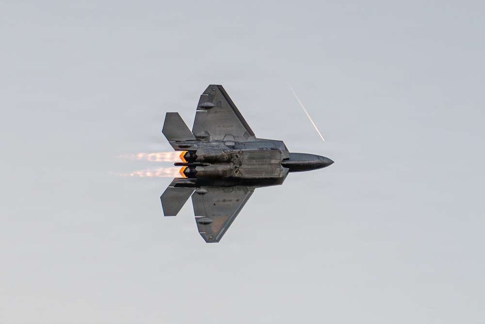 F-22 Aerial Demonstration Team joins 52nd Annual SUN 'n FUN Aerospace Expo