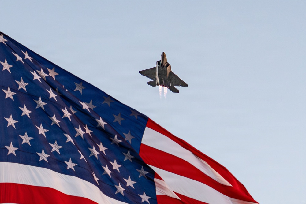 F-22 Aerial Demonstration Team joins 52nd Annual SUN 'n FUN Aerospace Expo