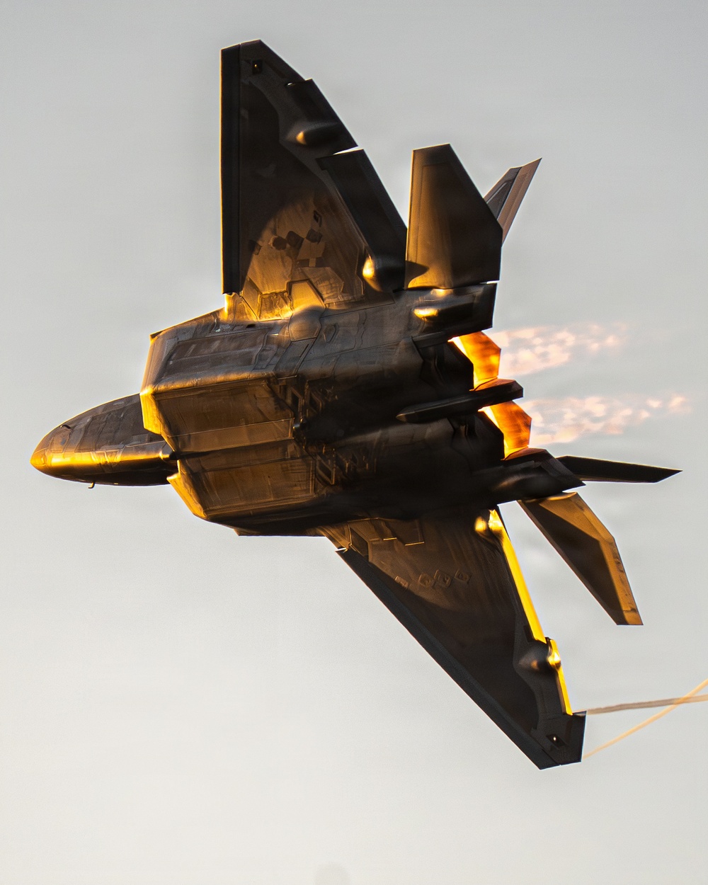 F-22 Aerial Demonstration Team joins 52nd Annual SUN 'n FUN Aerospace Expo