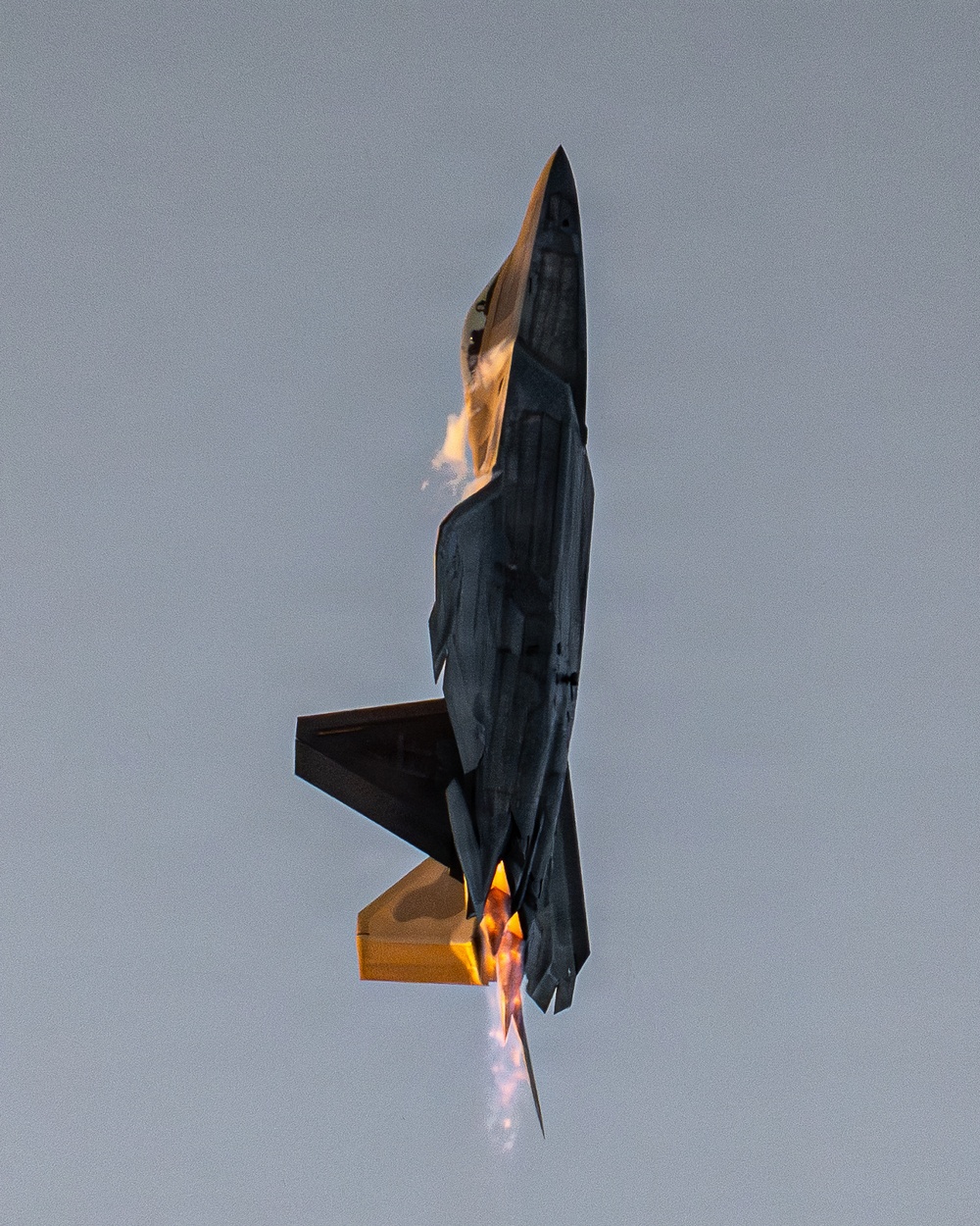 F-22 Aerial Demonstration Team joins 52nd Annual SUN 'n FUN Aerospace Expo