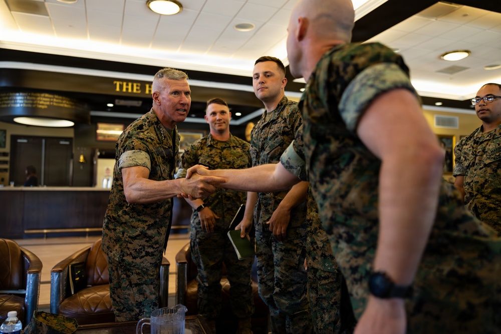 The Commandant, Gen. Eric M. Smith visits TBS Alpha Company