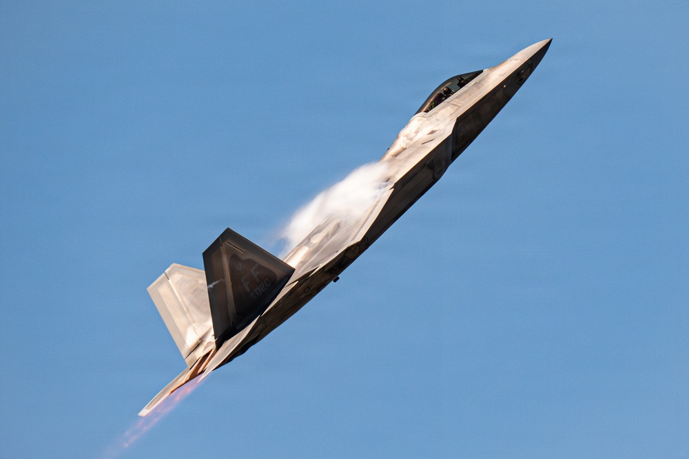 F-22 Aerial Demonstration Team joins 52nd Annual SUN 'n FUN Aerospace Expo