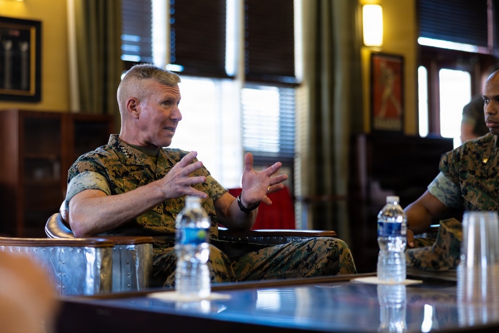The Commandant, Gen. Eric M. Smith visits TBS Alpha Company