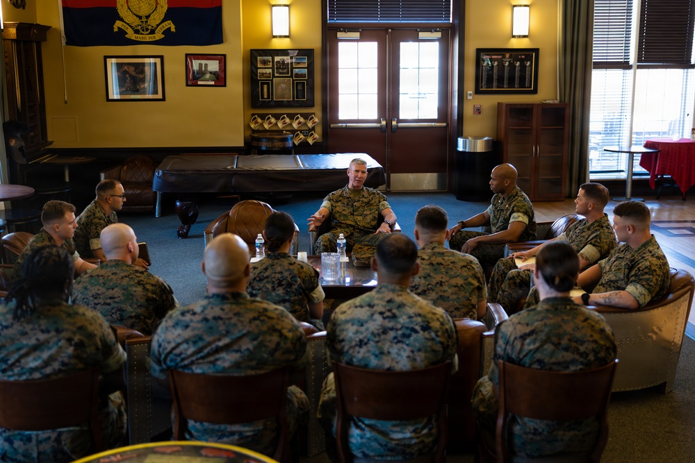 The Commandant, Gen. Eric M. Smith visits TBS Alpha Company