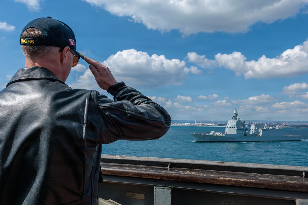 Sea and anchor aboard USS Gonzalez (DDG 66)