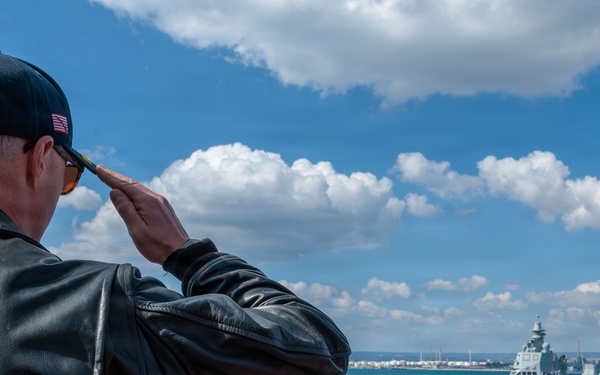 Sea and anchor aboard USS Gonzalez (DDG 66)