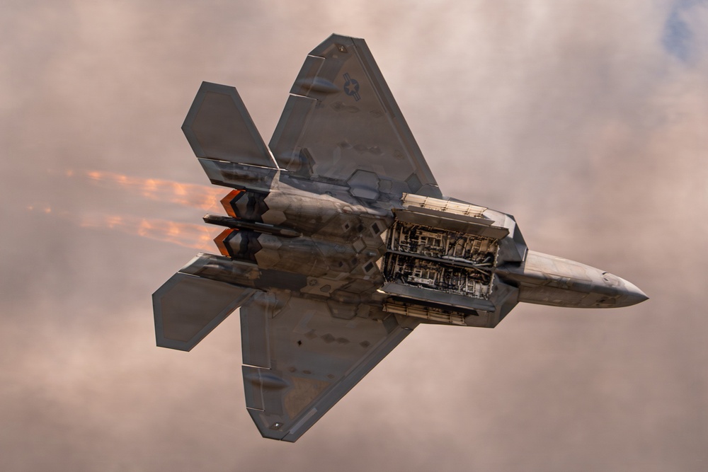 F-22 Aerial Demonstration Team joins 52nd Annual SUN 'n FUN Aerospace Expo