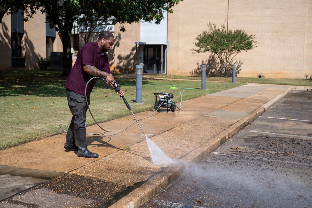 Maxwell AFB hosts base beautification day