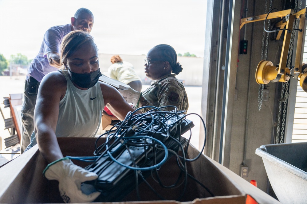 Maxwell AFB hosts base beautification day