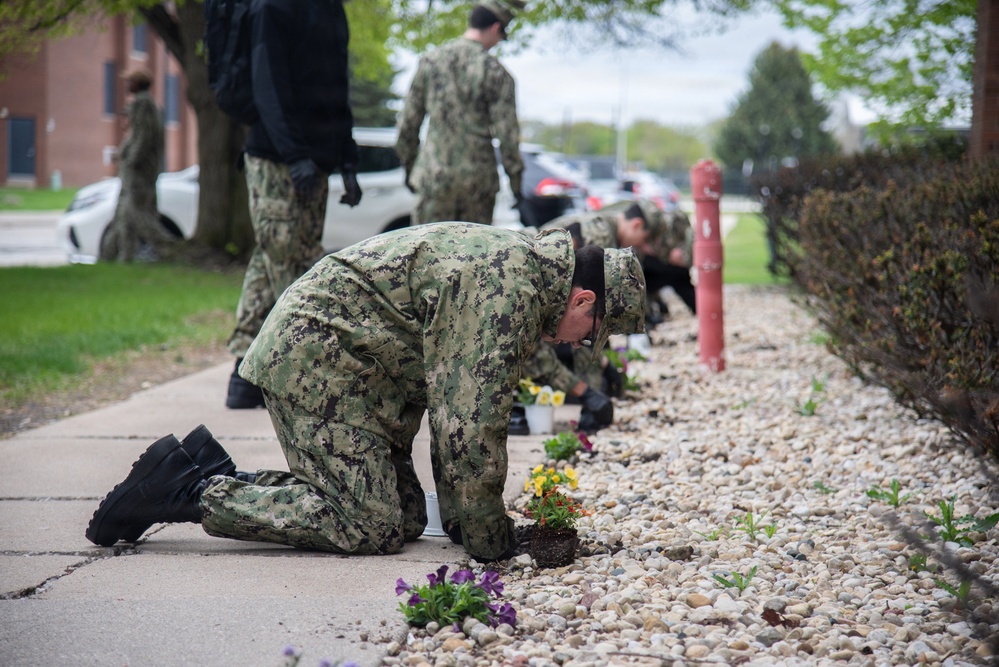 SWESC Great Lakes Students Plant Flowers to Commemorate Sexual Assault Prevention Awareness Month